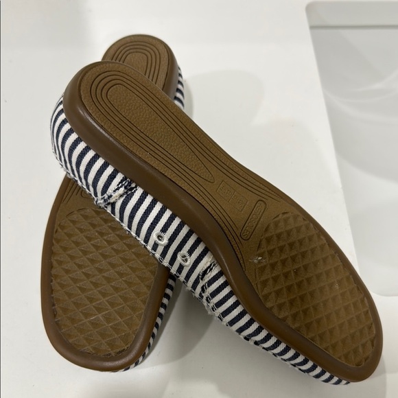 Striped Women's Loafers - Picture 4 of 6